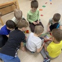 Веселые клоуны в День смеха